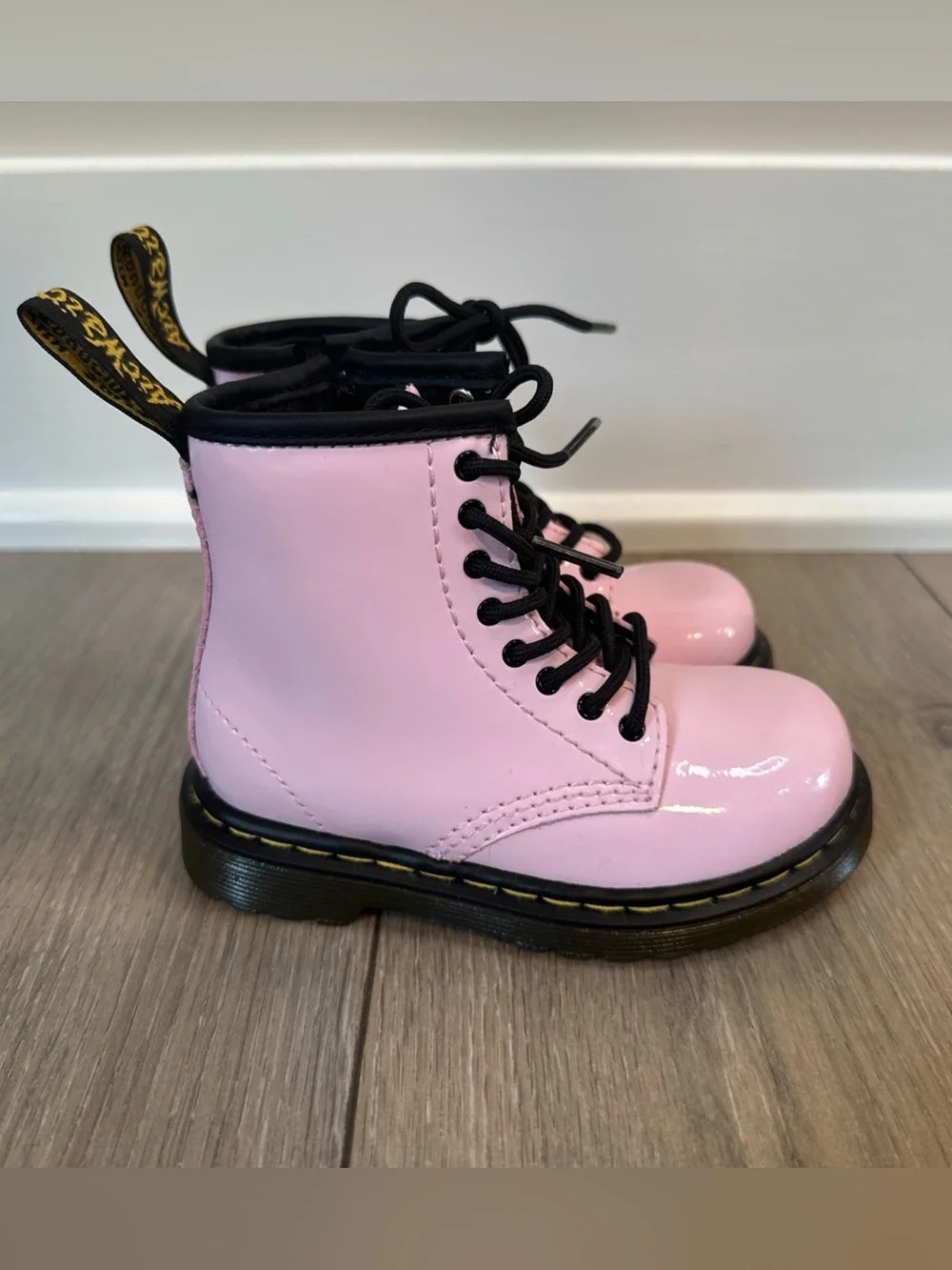 DR DOC MARTENS Girls Toddler Size 7 Pink Boots Shoes Brooklee Patent Leather Zip
